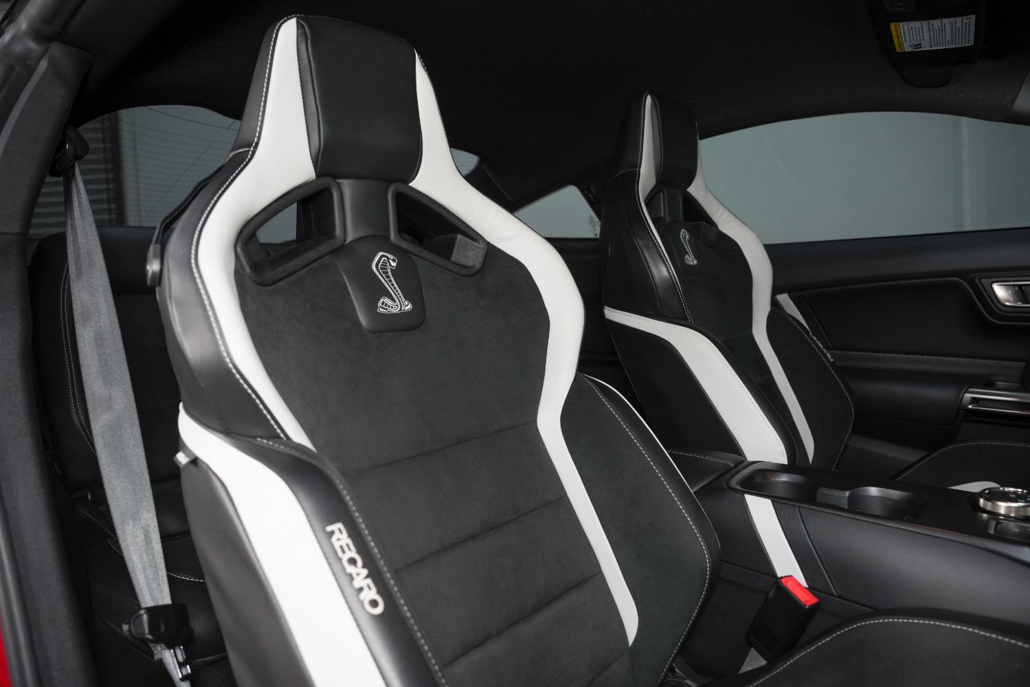 Used 2021 Ford Mustang Shelby GT500 w/ Carbon Fiber Handling Package RWD image 29