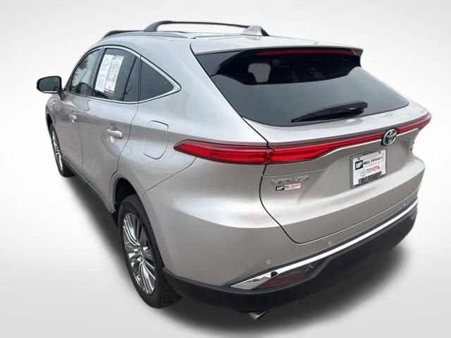 Used 2021 Toyota Venza XLE image 3