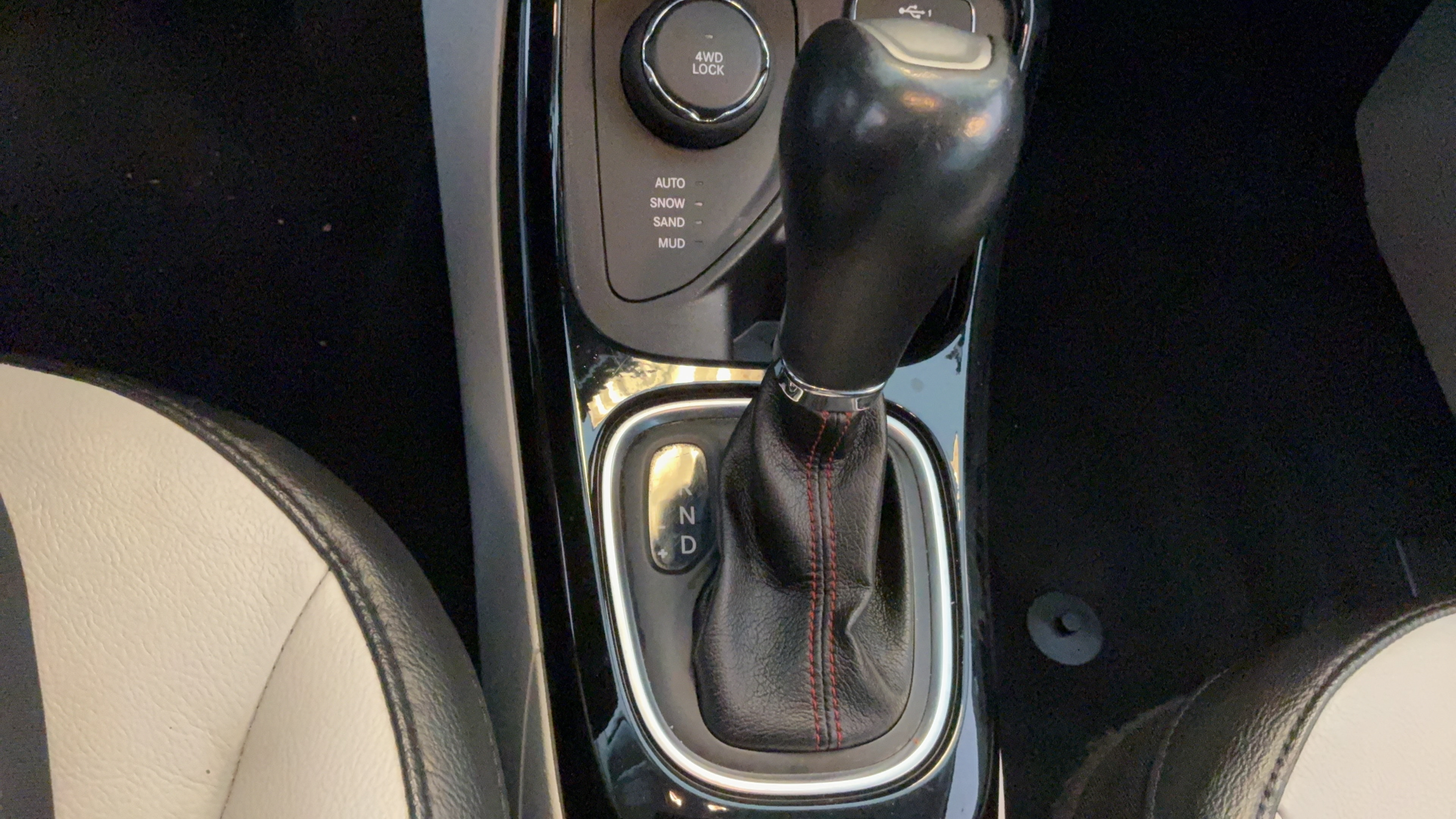 Used 2020 Jeep Compass Limited AWD/4WD image 15