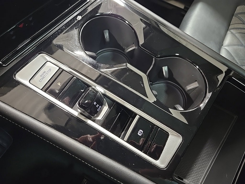 Used 2024 Volkswagen Atlas SEL Premium R-Line image 15