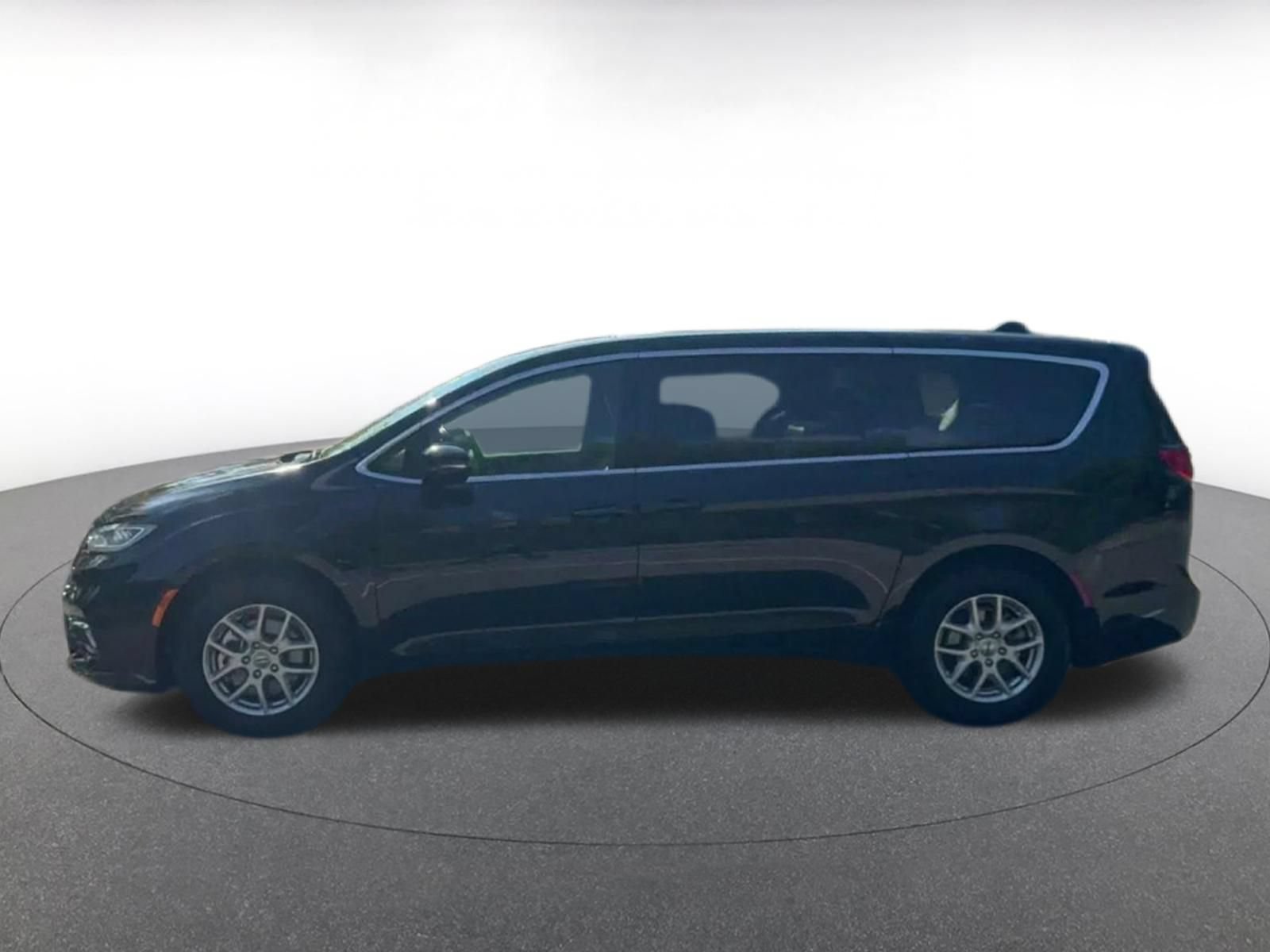 Used 2025 Chrysler Pacifica Select FWD image 8