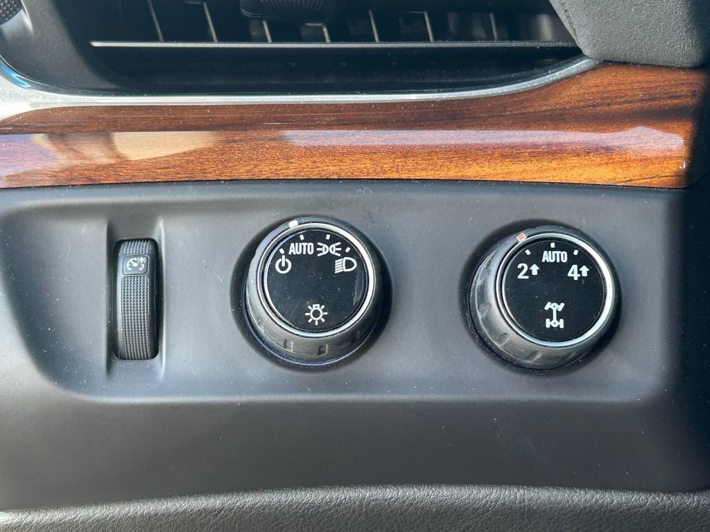 Used 2015 Cadillac Escalade Luxury AWD/4WD image 22