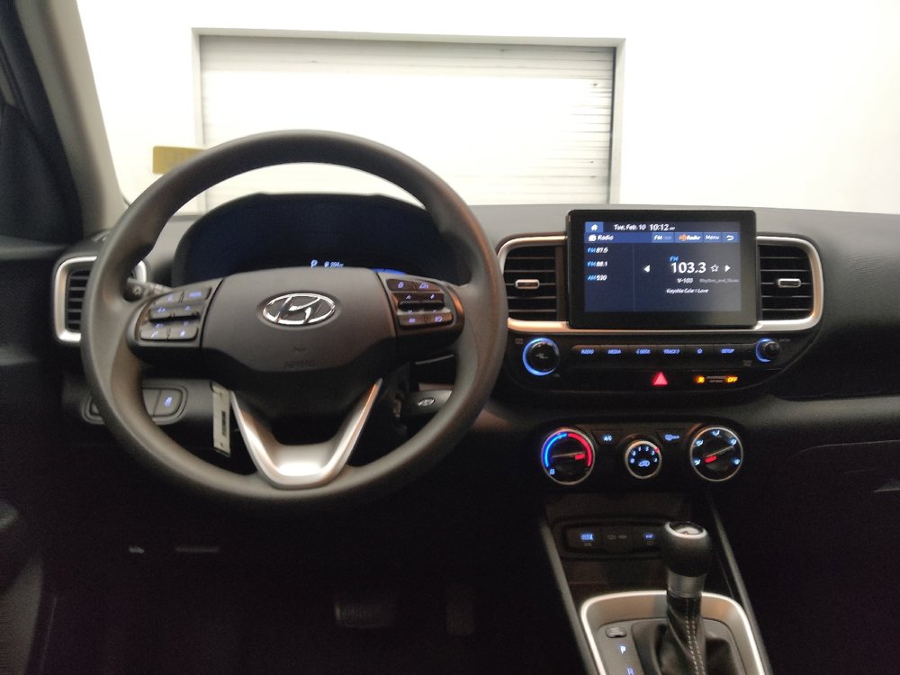 Used 2024 Hyundai Venue SE image 22