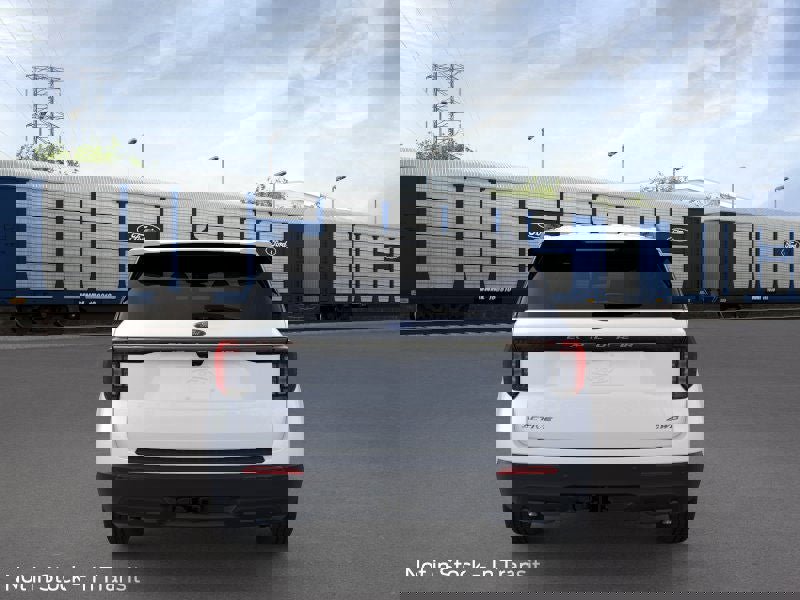 New 2026 Ford Explorer Active image 5