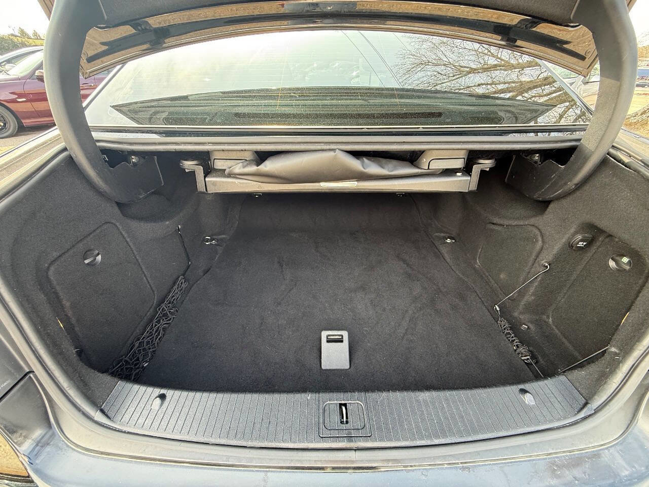 Used 2014 Mercedes-Benz E 550 4MATIC Sedan image 9