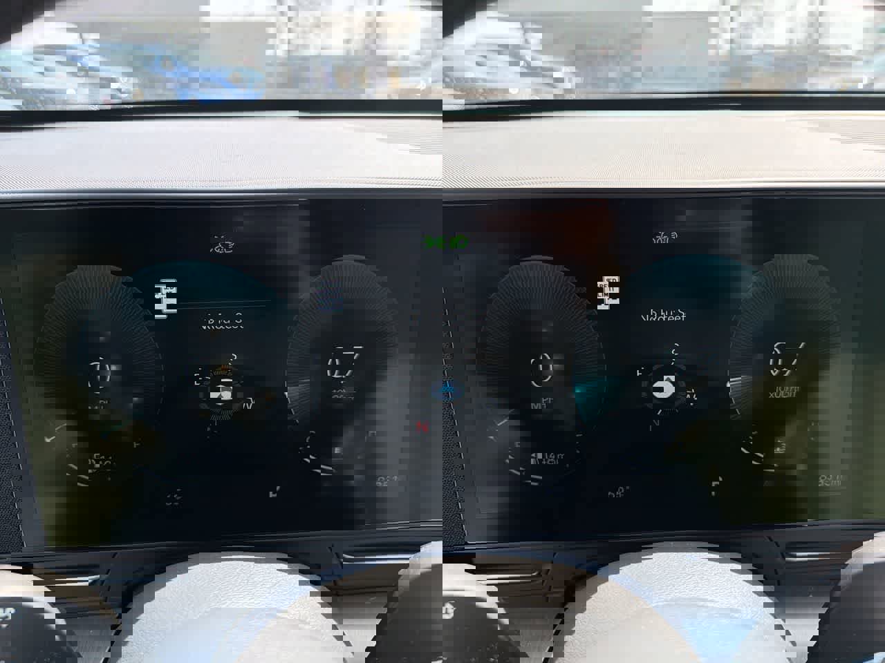 Used 2025 Hyundai Kona Limited image 35