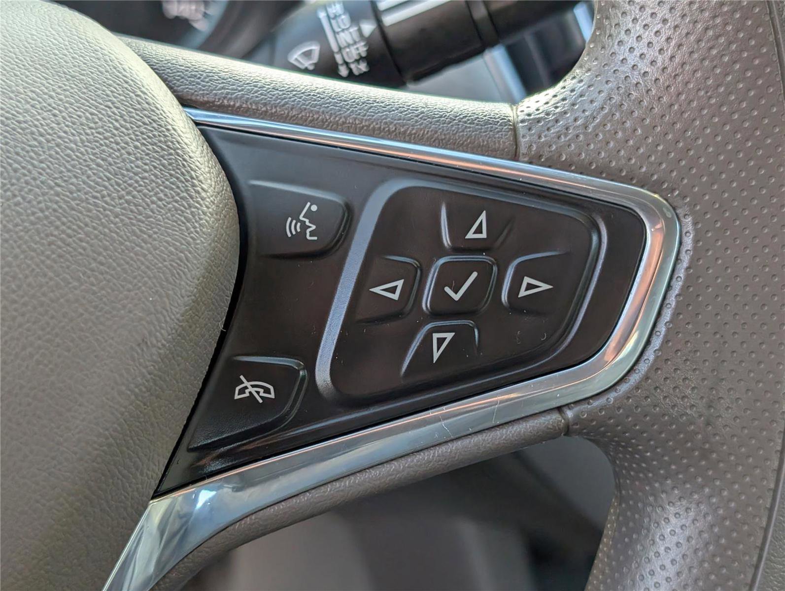 Used 2022 Chevrolet Malibu LT image 23