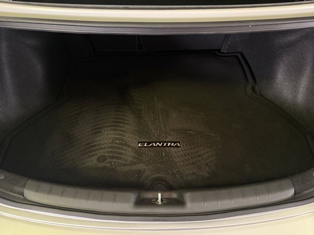 Used 2020 Hyundai Elantra SE w/ Cargo Package (C1) image 32