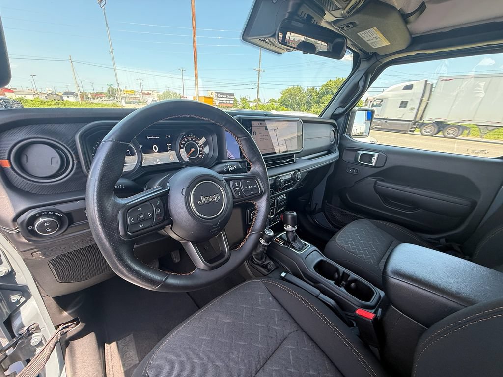 Used 2024 Jeep Gladiator Mojave w/ Convenience Group AWD/4WD image 15