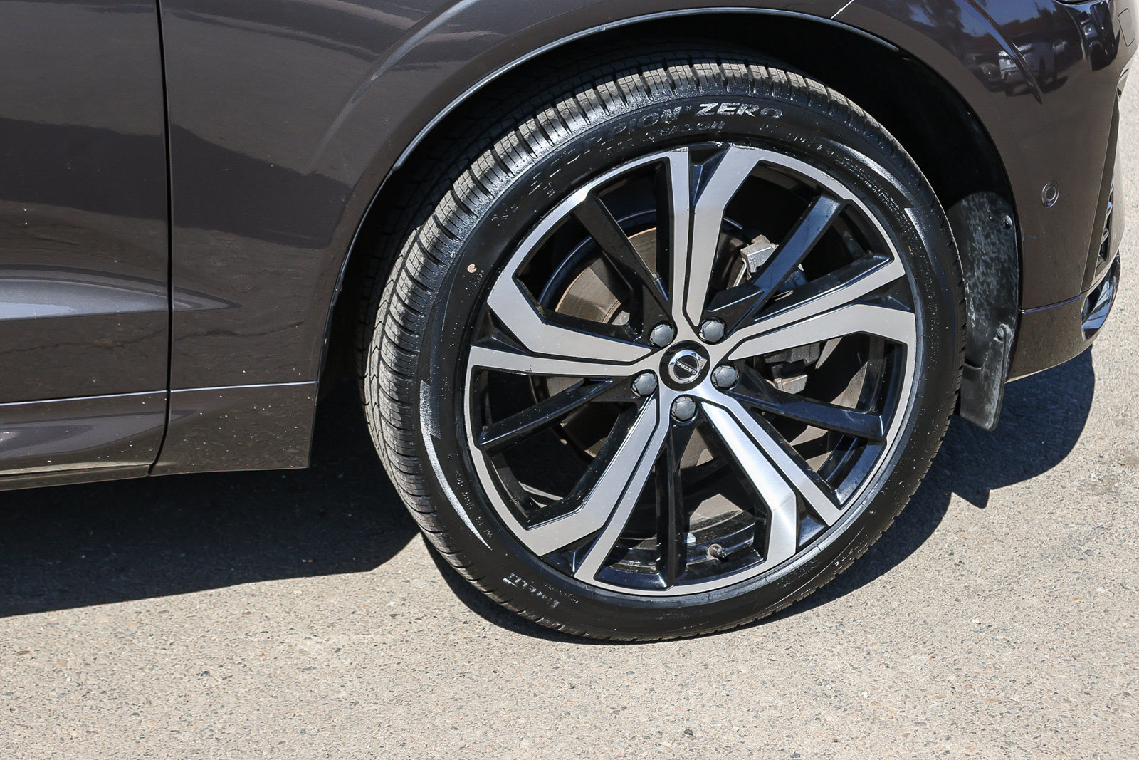 Used 2023 Volvo XC60 B5 Ultimate w/ Protection Package Premier FWD image 10