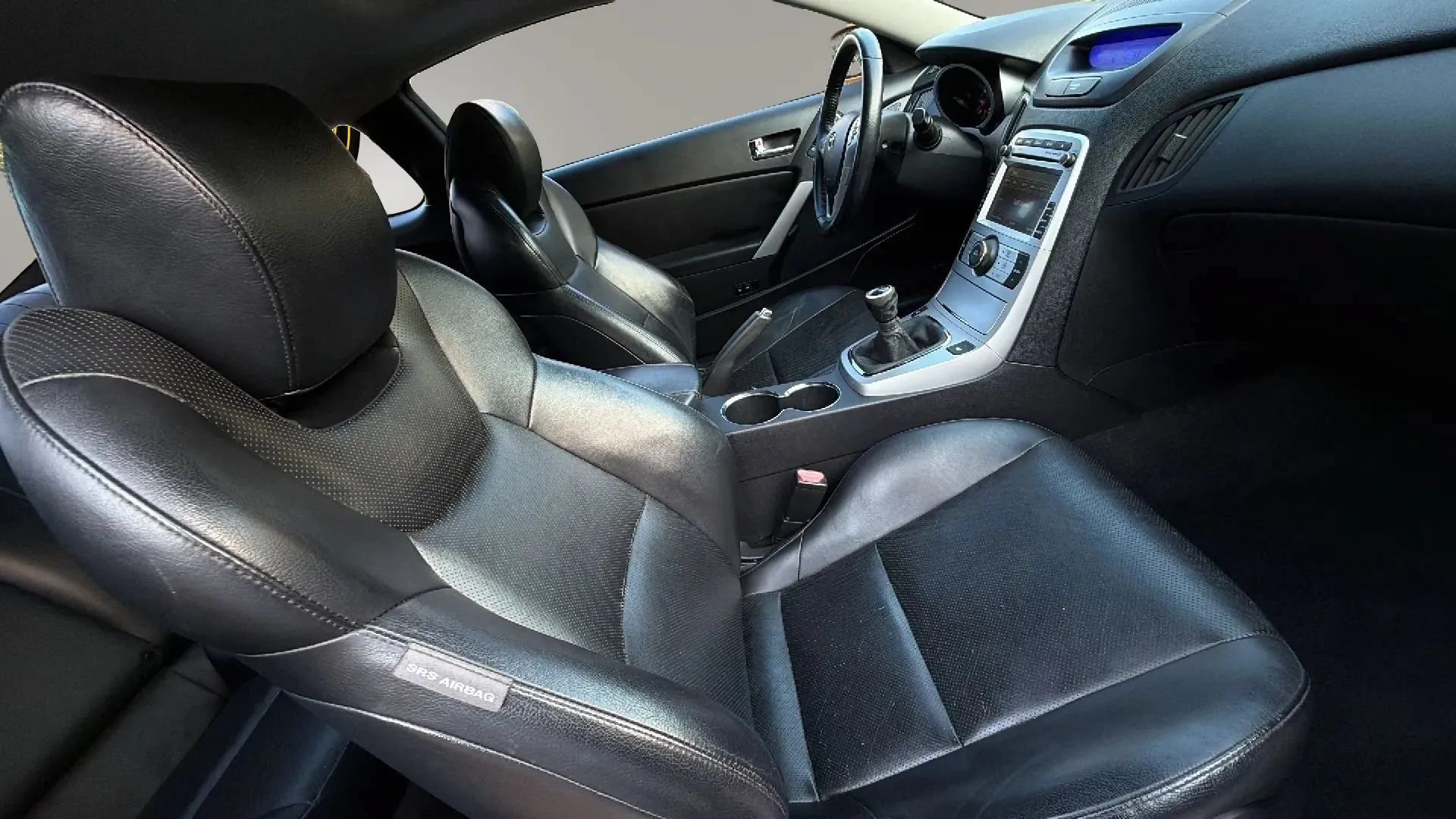 Used 2010 Hyundai Genesis 3.8 RWD image 16