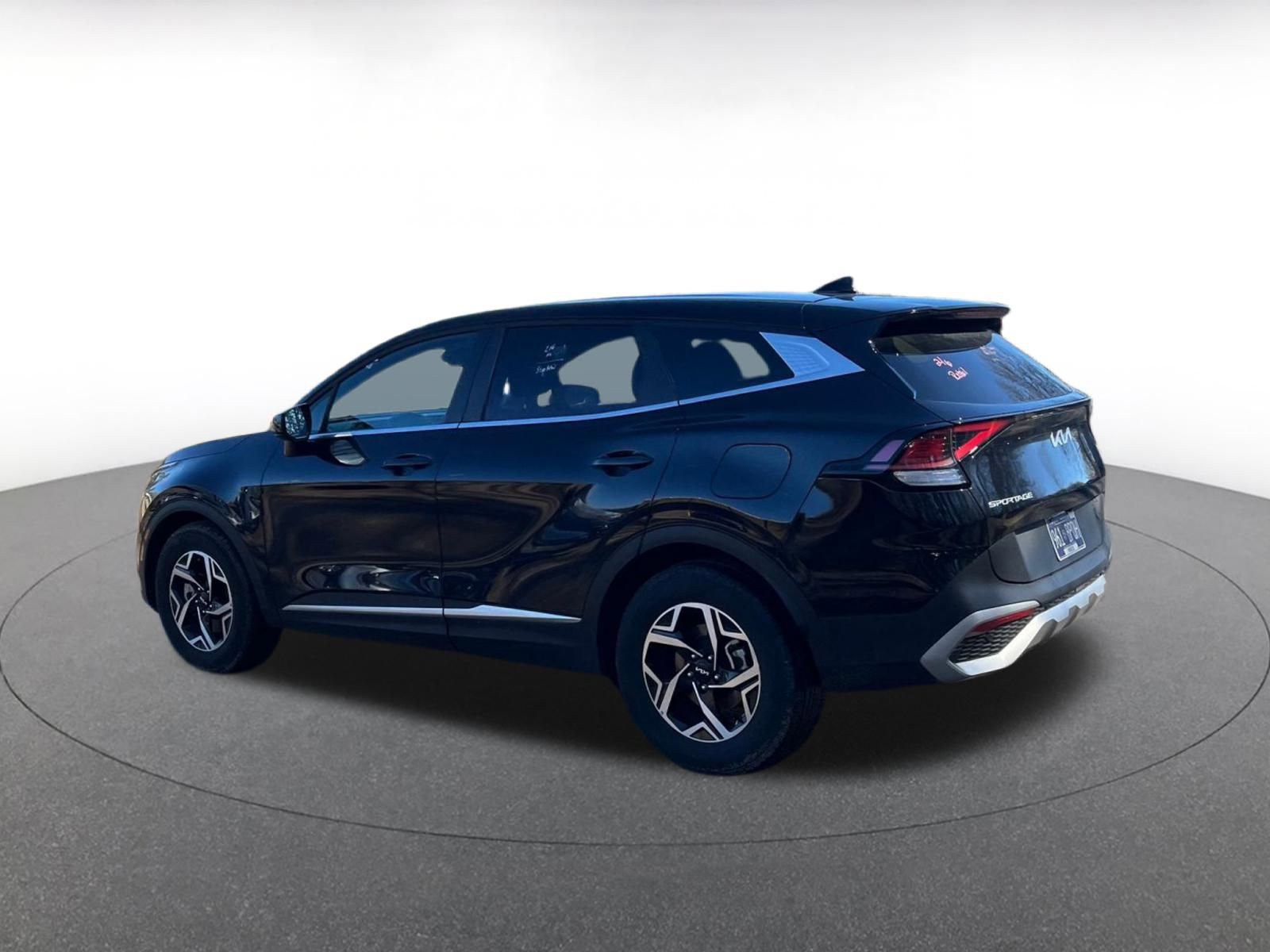 Used 2025 Kia Sportage LX image 10
