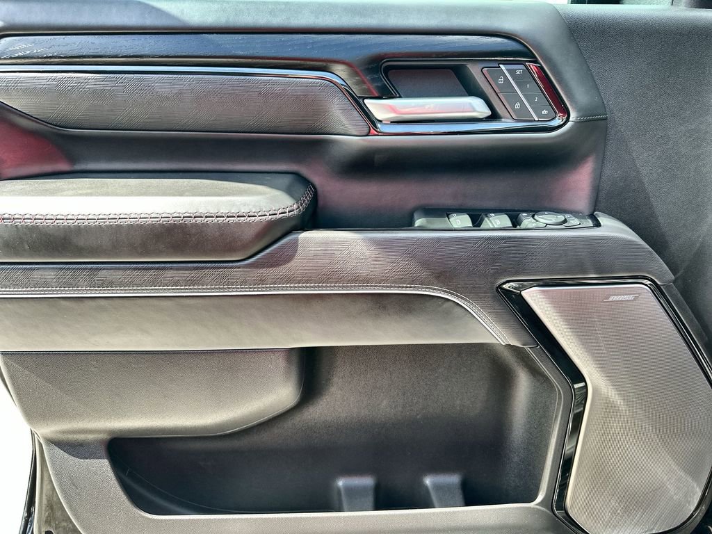 Certified 2025 GMC Sierra 2500 AT4X w/ AT4X AEV Edition image 23