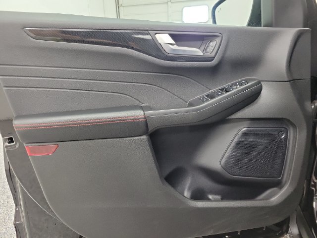 Used 2023 Ford Escape ST-Line w/ Tech Pack #1 AWD/4WD image 17