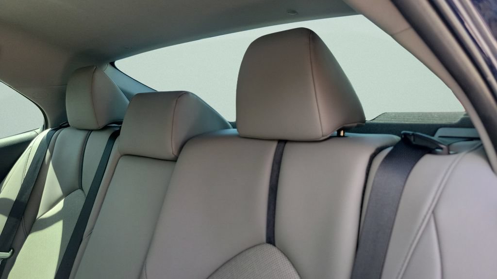 Used 2022 Toyota Camry XLE FWD image 10