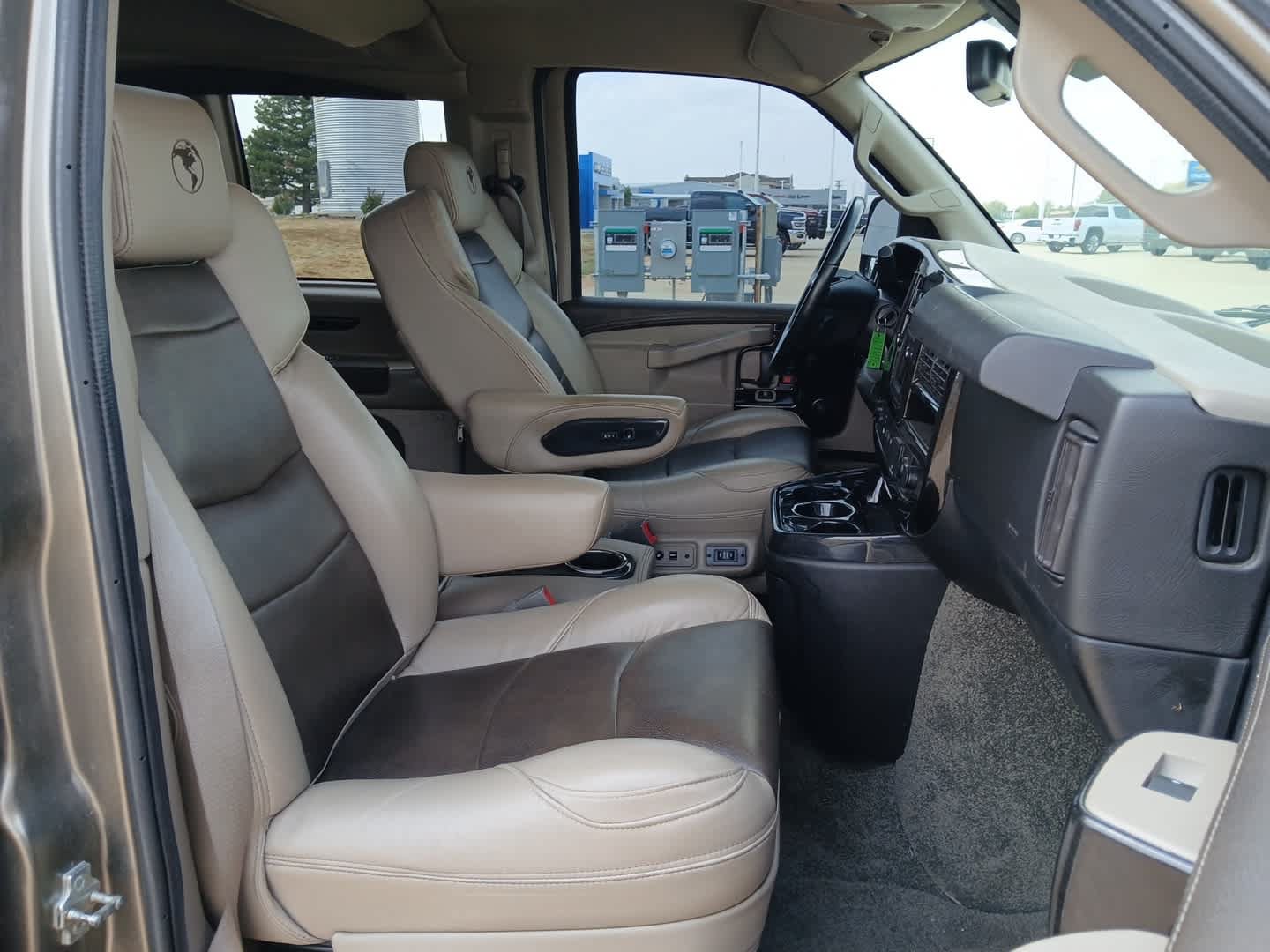 Used 2021 Chevrolet Express 2500 w/ Enhanced Convenience Package RWD image 48