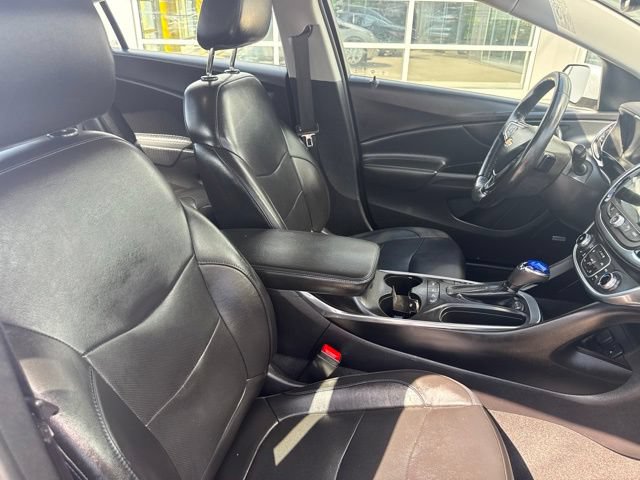 Used 2018 Chevrolet Volt Premier w/ Driver Confidence Package FWD image 30