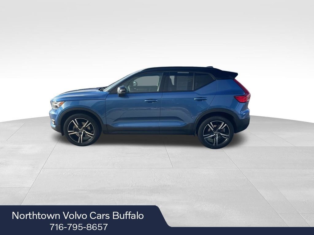 Used 2021 Volvo XC40 T5 R-Design w/ Advanced Package image 2