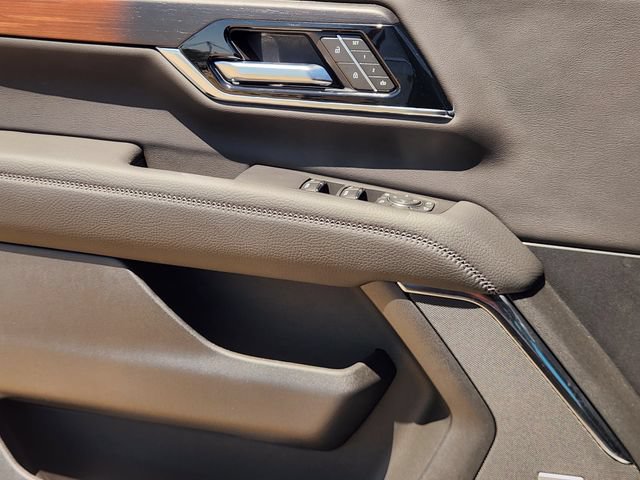 New 2026 GMC Yukon Denali w/ Denali Reserve Package AWD/4WD image 17