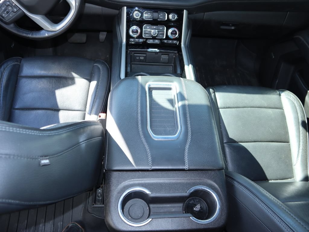 Used 2021 GMC Yukon Denali w/ Denali Premium Package AWD/4WD image 8