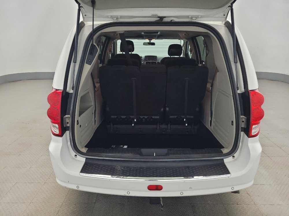 Used 2015 Dodge Grand Caravan SXT w/ Rear Park Assist Package FWD image 29