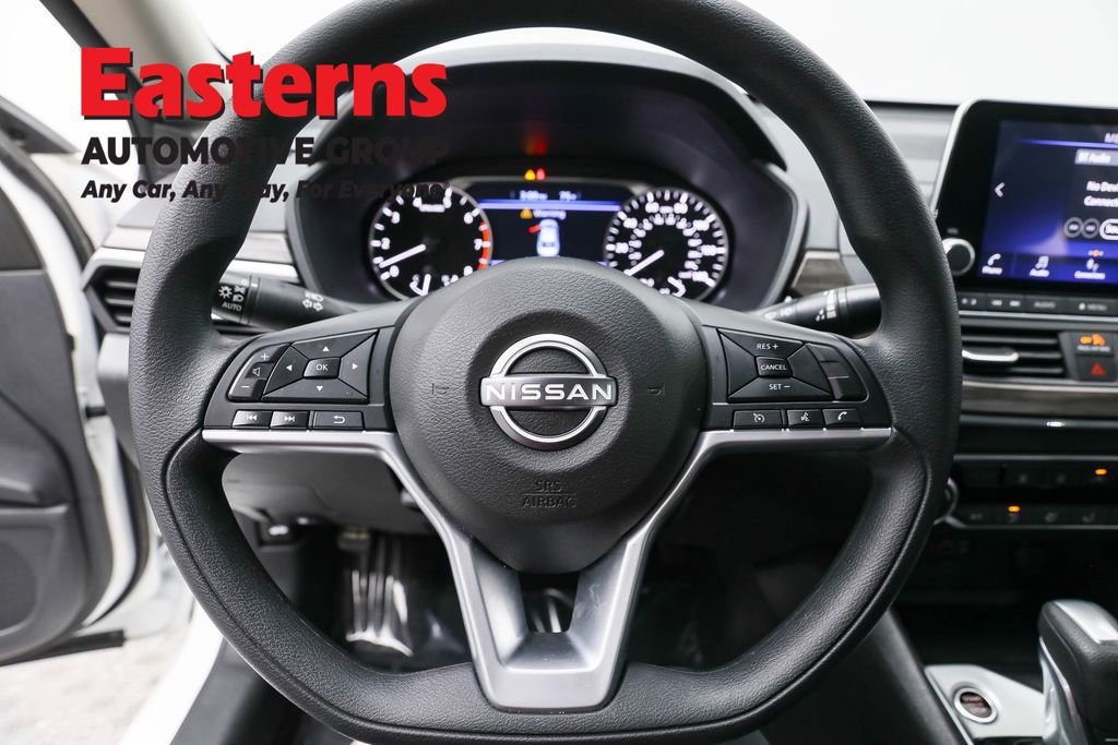 Used 2025 Nissan Altima 2.5 SV image 10