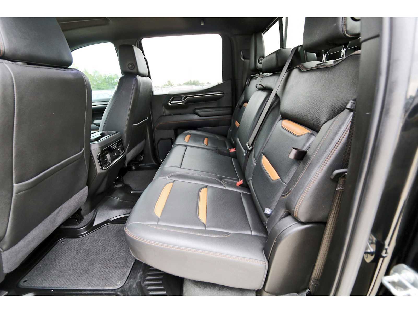 Used 2024 GMC Sierra 1500 AT4 w/ Technology Package image 12