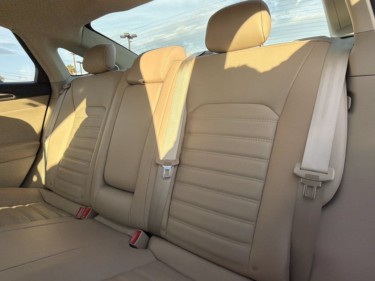 Used 2013 Ford Fusion SE FWD image 13