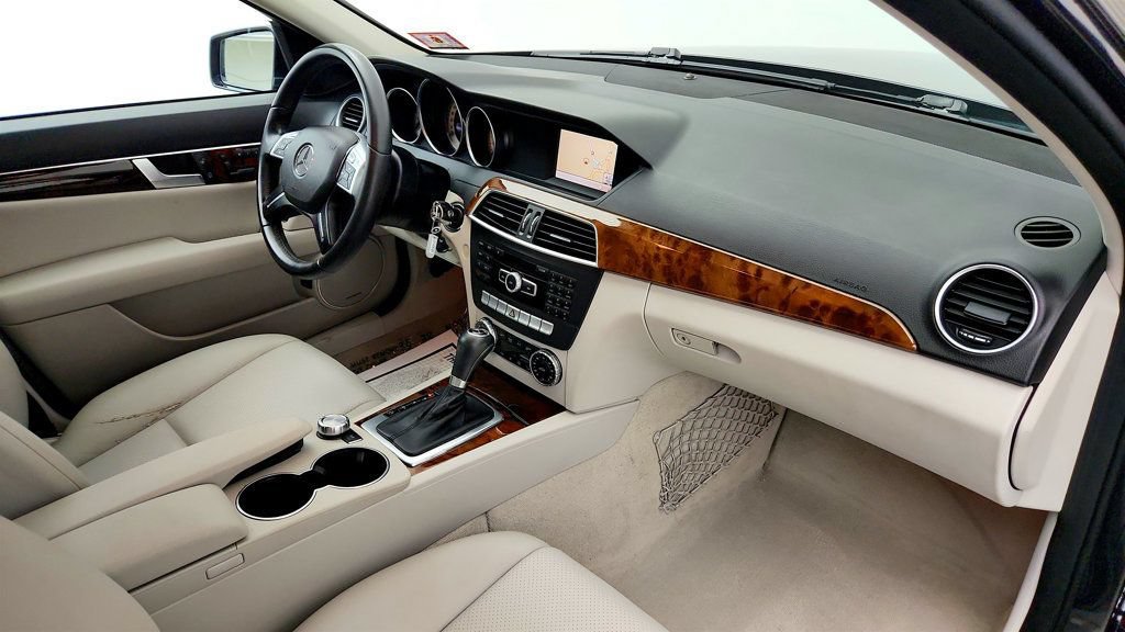 Used 2013 Mercedes-Benz C 300 4MATIC Sedan image 25