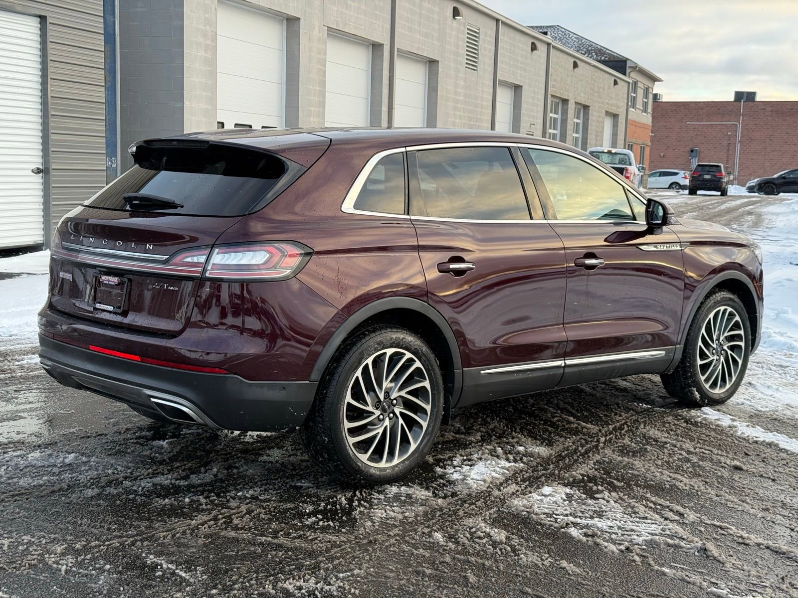 Used 2020 Lincoln Nautilus Reserve w/ Equipment Group 201A image 3