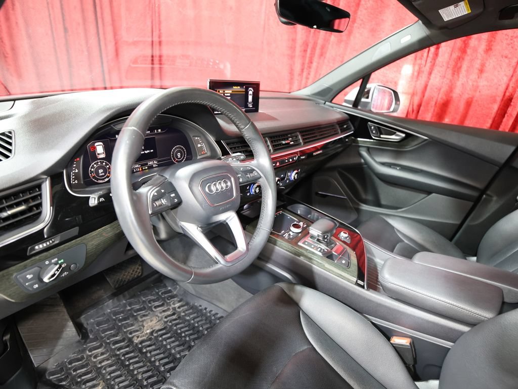 Used 2018 Audi Q7 3.0T Premium Plus w/ Premium Plus Package AWD/4WD image 12