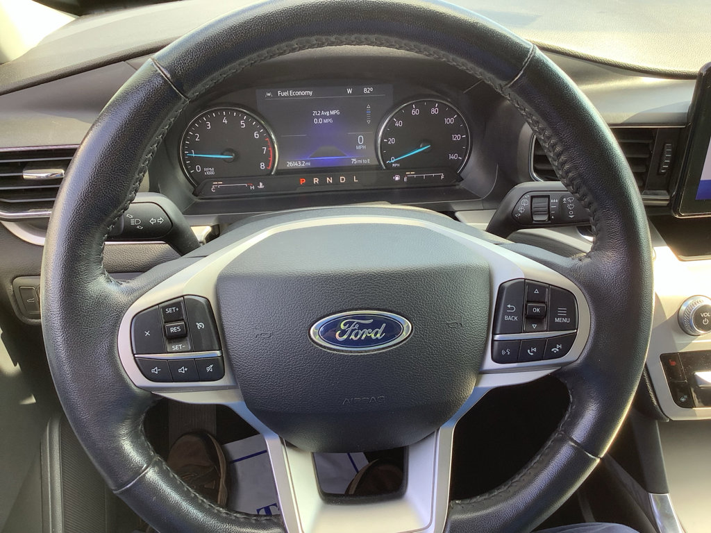 Used 2022 Ford Explorer XLT w/ Equipment Group 202A image 16