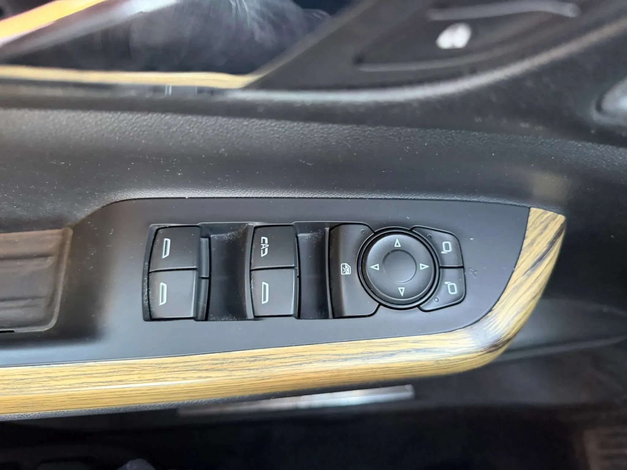 Used 2017 GMC Acadia Denali w/ Technology Package AWD/4WD image 32