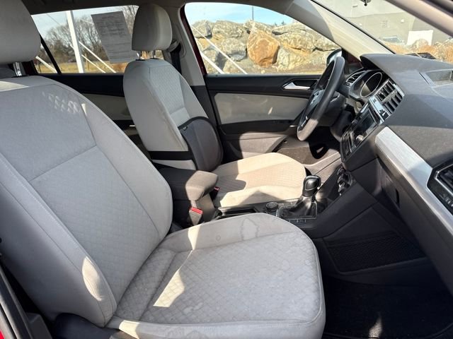Used 2018 Volkswagen Tiguan S image 10