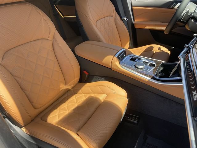 New 2026 BMW X5 xDrive40i w/ M Sport Package AWD/4WD image 11