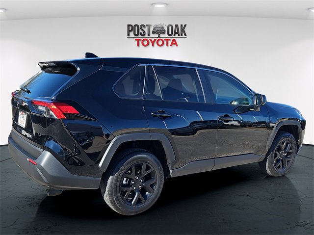 Used 2025 Toyota RAV4 LE image 7