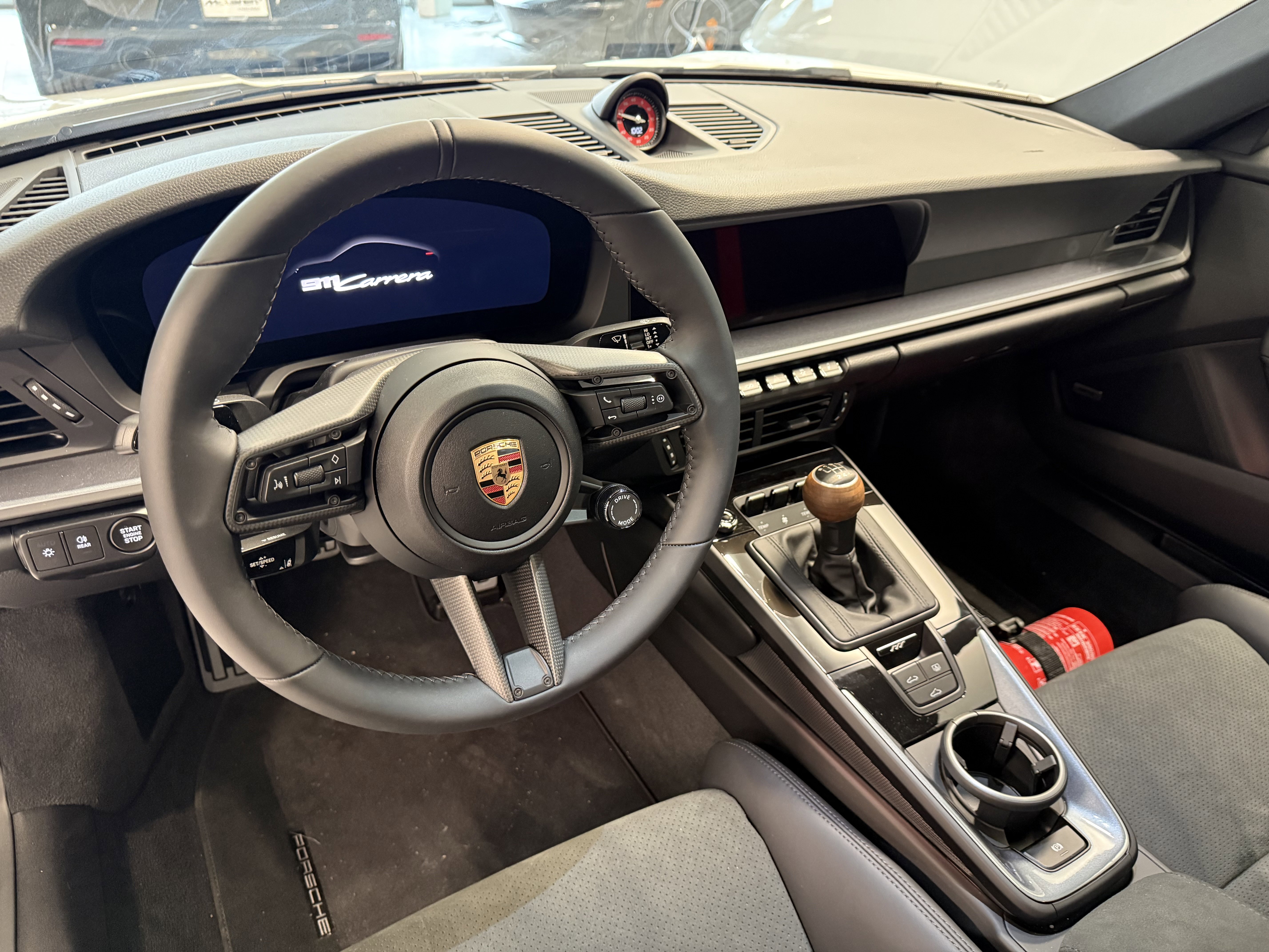 Used 2025 Porsche 911 Carrera RWD image 12