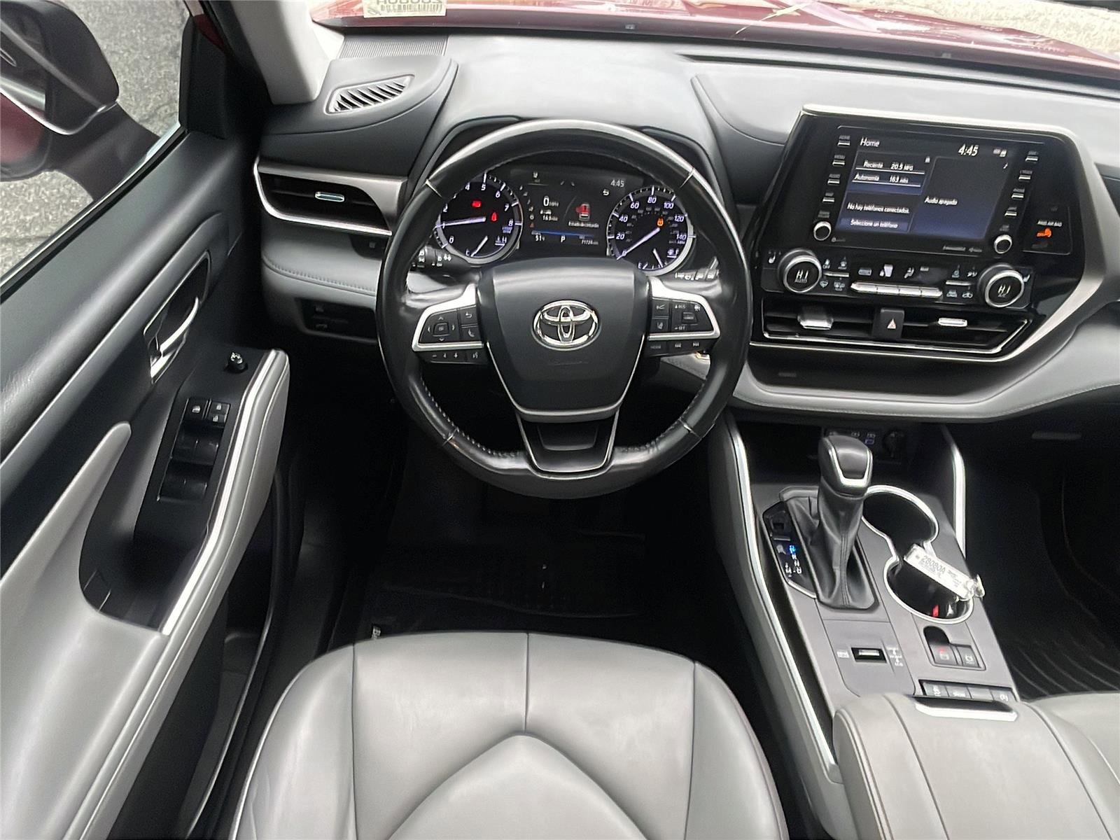 Used 2022 Toyota Highlander XLE image 19