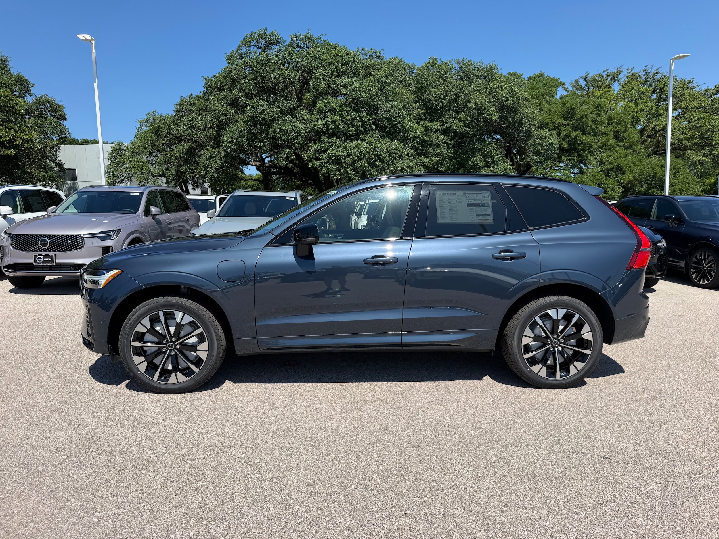 New 2026 Volvo XC60 T8 Plus w/ Protection Package Premier AWD/4WD image 3