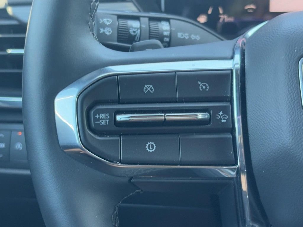New 2025 GMC Acadia Elevation w/ Elevation Premium Package FWD image 18