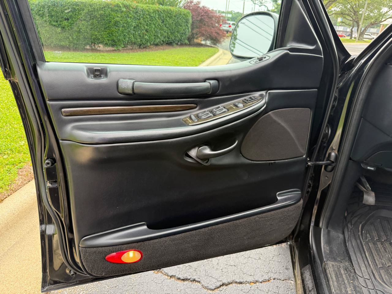 Used 2002 Lincoln Blackwood RWD image 10