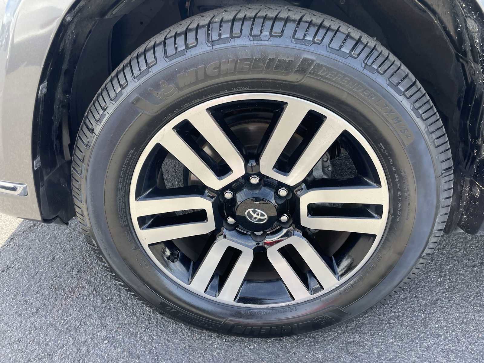 Used 2023 Toyota 4Runner Limited image 19