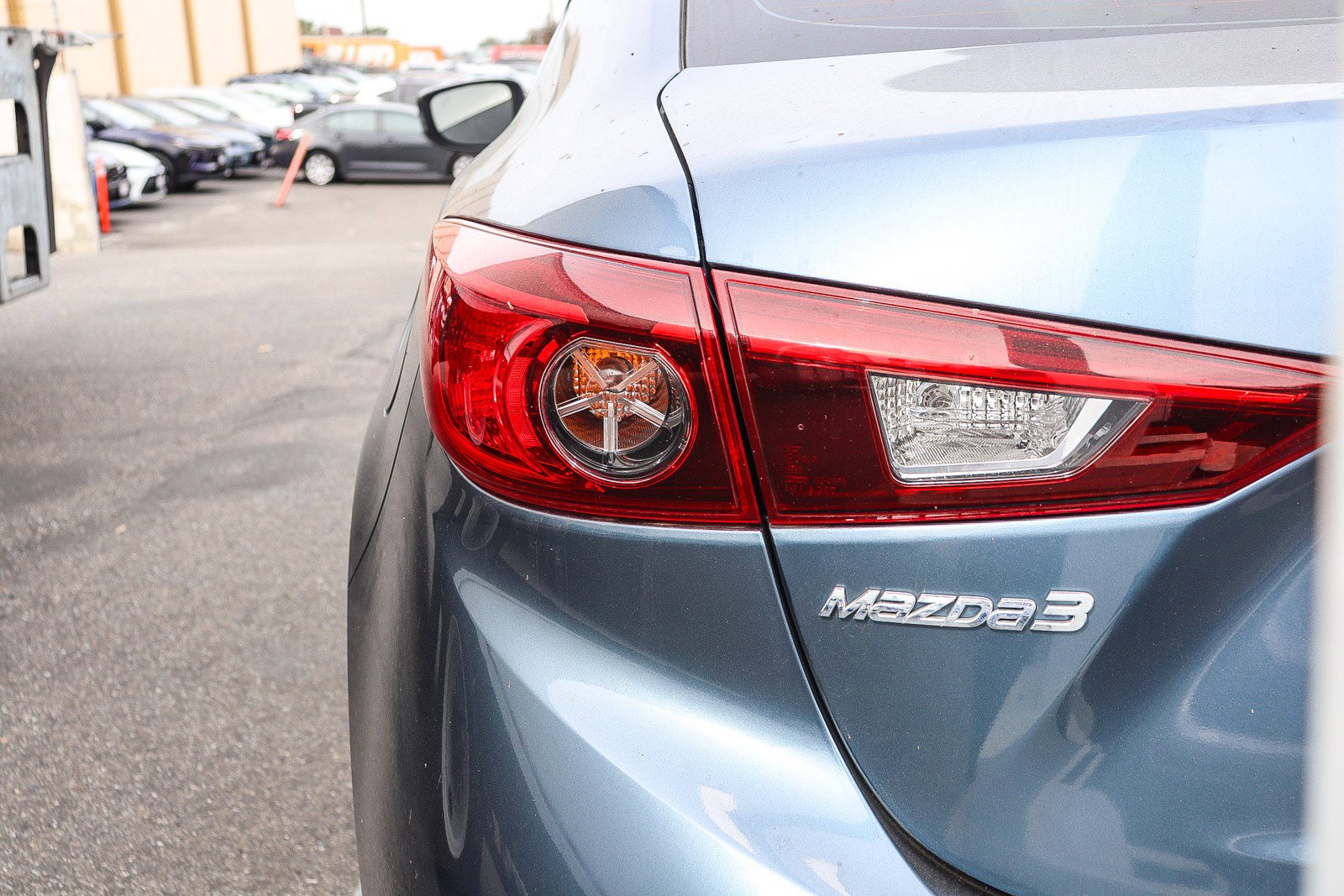 Used 2016 MAZDA MAZDA3 i Sport w/ Preferred Equipment Package image 11