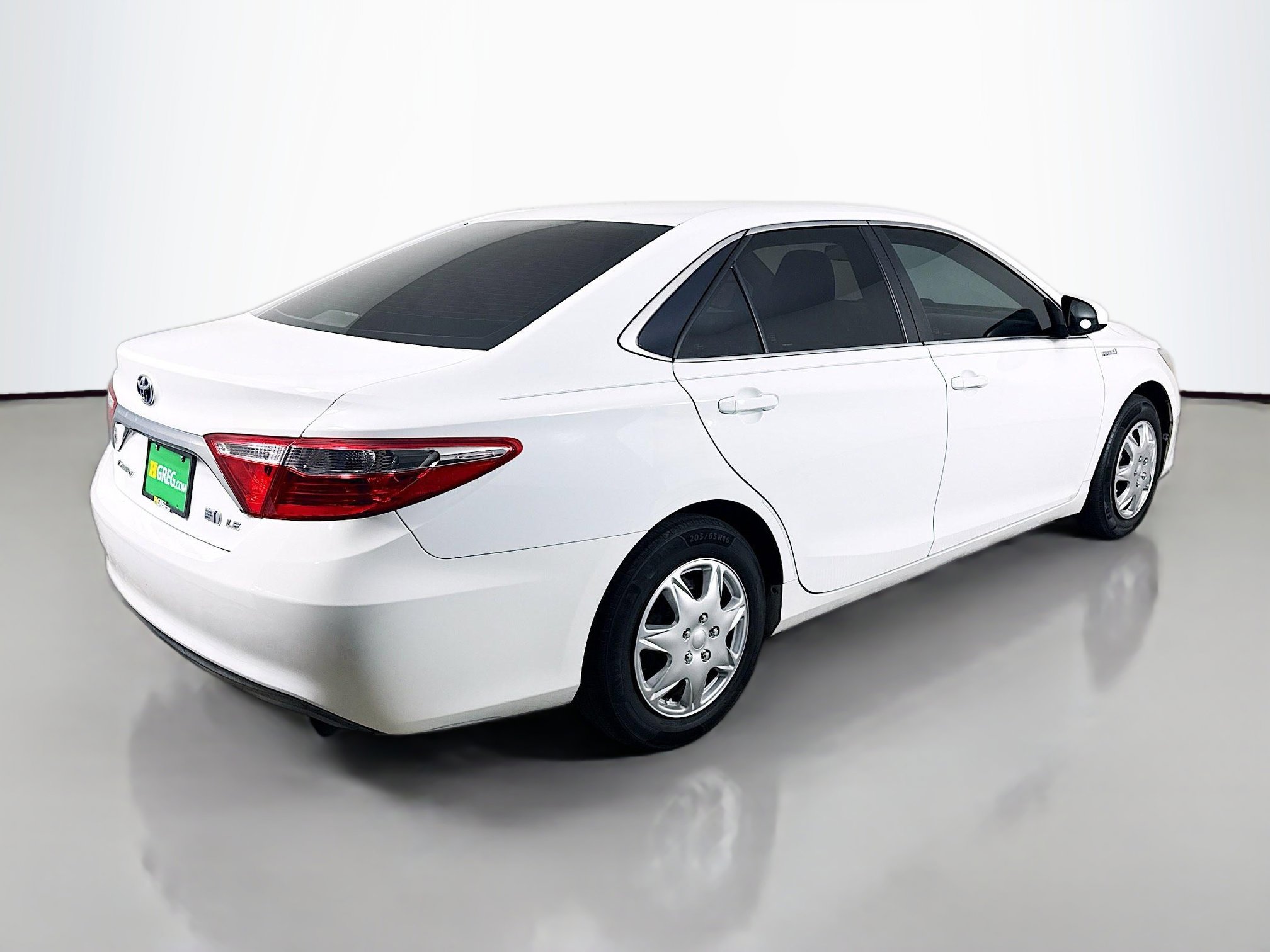 Used 2016 Toyota Camry LE image 10