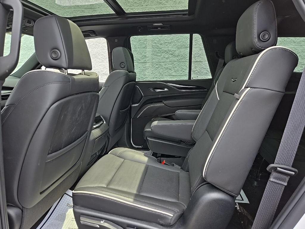 Certified 2023 Cadillac Escalade Sport w/ LPO, ONYX Package AWD/4WD image 15