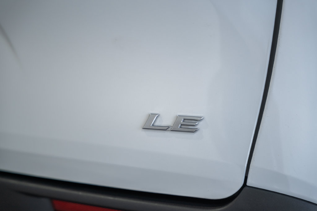 Used 2025 Toyota Sienna LE FWD image 8