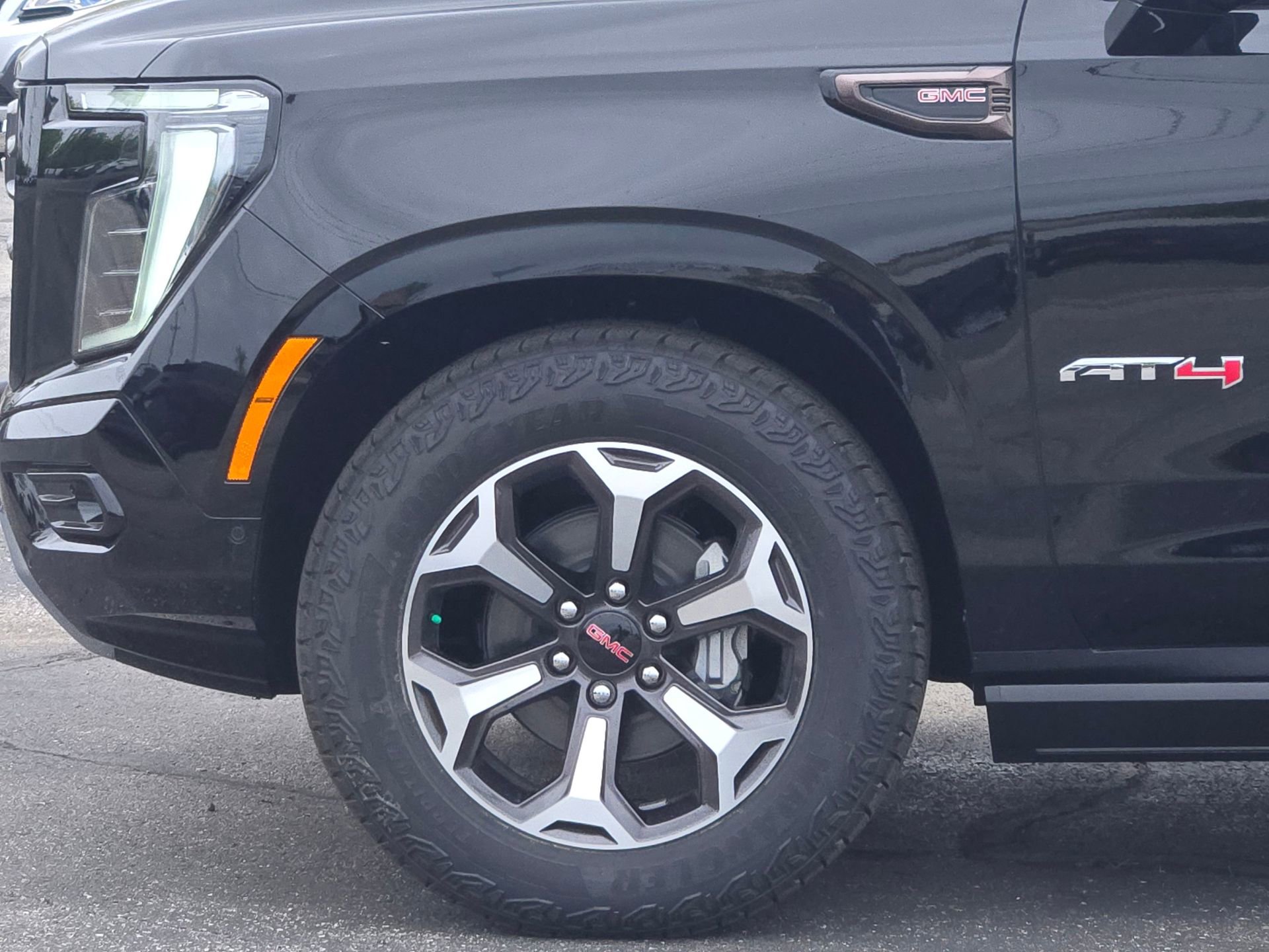 New 2026 GMC Yukon AT4 Ultimate w/ LPO, Floor Liner Package AWD/4WD image 37