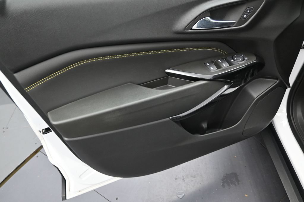 Used 2024 Chevrolet Trax ACTIV w/ Sunroof Package FWD image 11