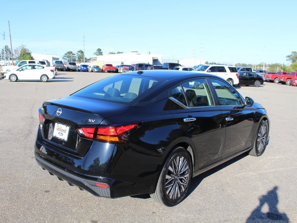 Used 2024 Nissan Altima 2.5 SV image 9