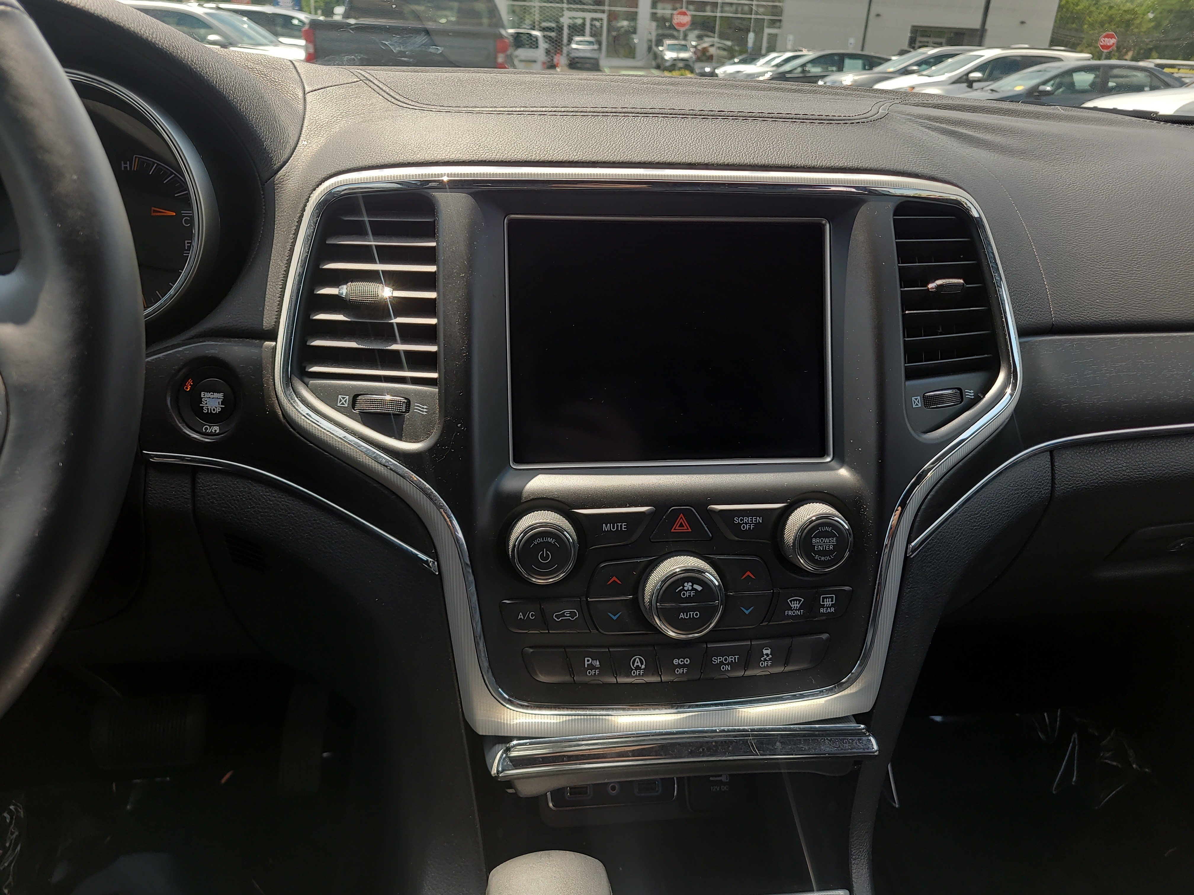 Used 2018 Jeep Grand Cherokee Limited AWD/4WD image 19